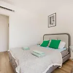 W - Luxury Penthouse - Sky Garden & Terrace - Free Parking - Sleeps 12 ブダペスト
