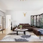 W - Luxury Penthouse - Sky Garden & Terrace - Free Parking - Sleeps 12 * ブダペスト