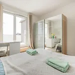 W - Luxury Penthouse - Sky Garden & Terrace - Free Parking - Sleeps 12 * ブダペスト