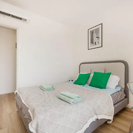 Penthouse With Terraces, Sky Garden & Free Parking 布达佩斯