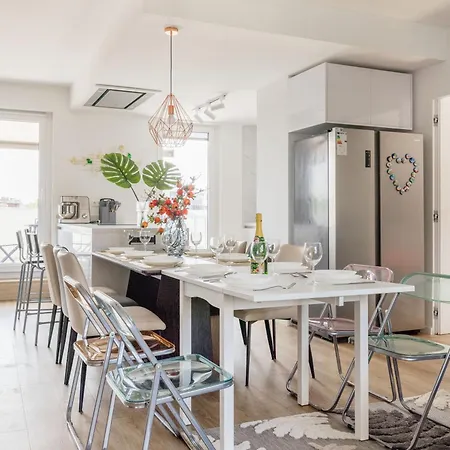 W - Luxury Penthouse - Sky Garden & Terrace - Free Parking - Sleeps 12