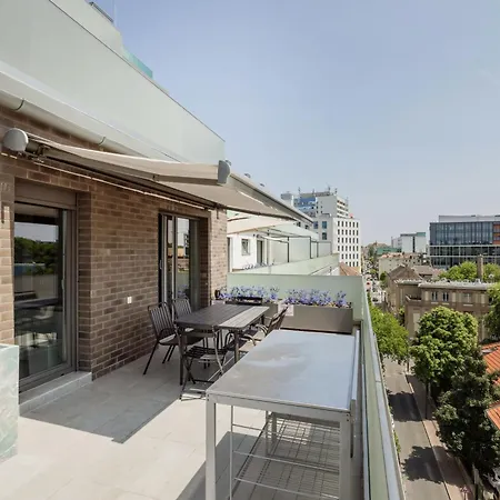 Penthouse With Terraces, Sky Garden & Free Parking * 布达佩斯