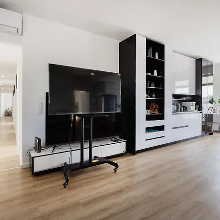 Penthouse With Terraces, Sky Garden & Free Parking 公寓 布达佩斯