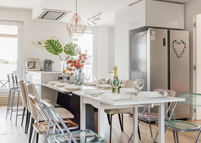 W - Luxury Penthouse - Sky Garden & Terrace - Free Parking - Sleeps 12