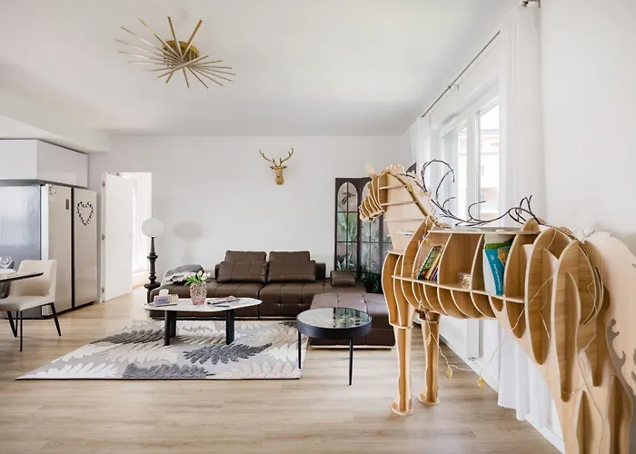 W - Luxury Penthouse - Sky Garden & Terrace - Free Parking - Sleeps 12 Lejlighed Budapest