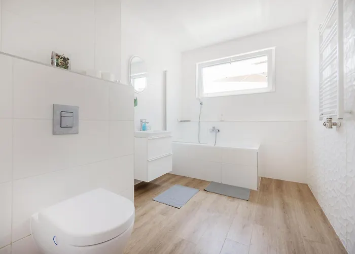 W - Luxury Penthouse - Sky Garden & Terrace - Free Parking - Sleeps 12 Budapest