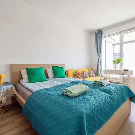 W - Luxury Penthouse - Sky Garden & Terrace - Free Parking - Sleeps 12